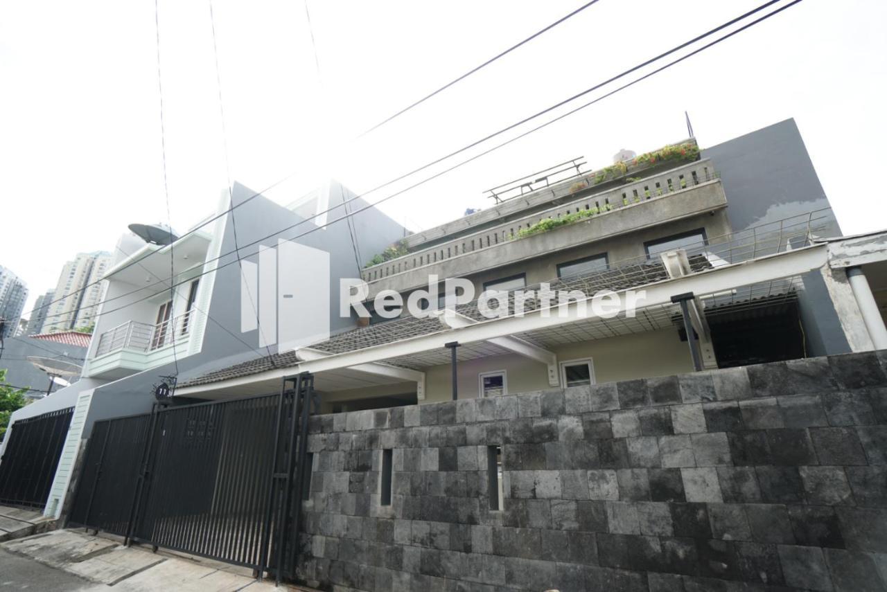 Tomang Gelong Guest House Syariah Mitra Reddoorz Giacarta Esterno foto